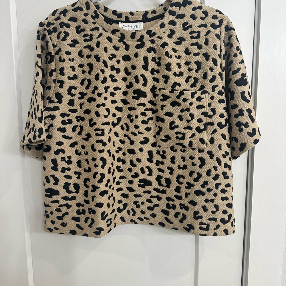 She + Sky Tan Leopard Print Short Sleeve Tee with Pocket